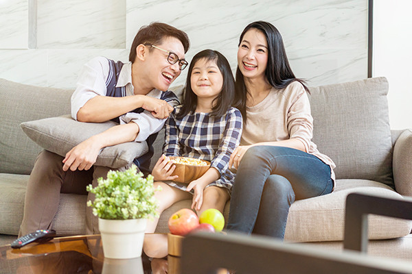 Khi tình yêu của cha mẹ chưa chạm đến trái tim con